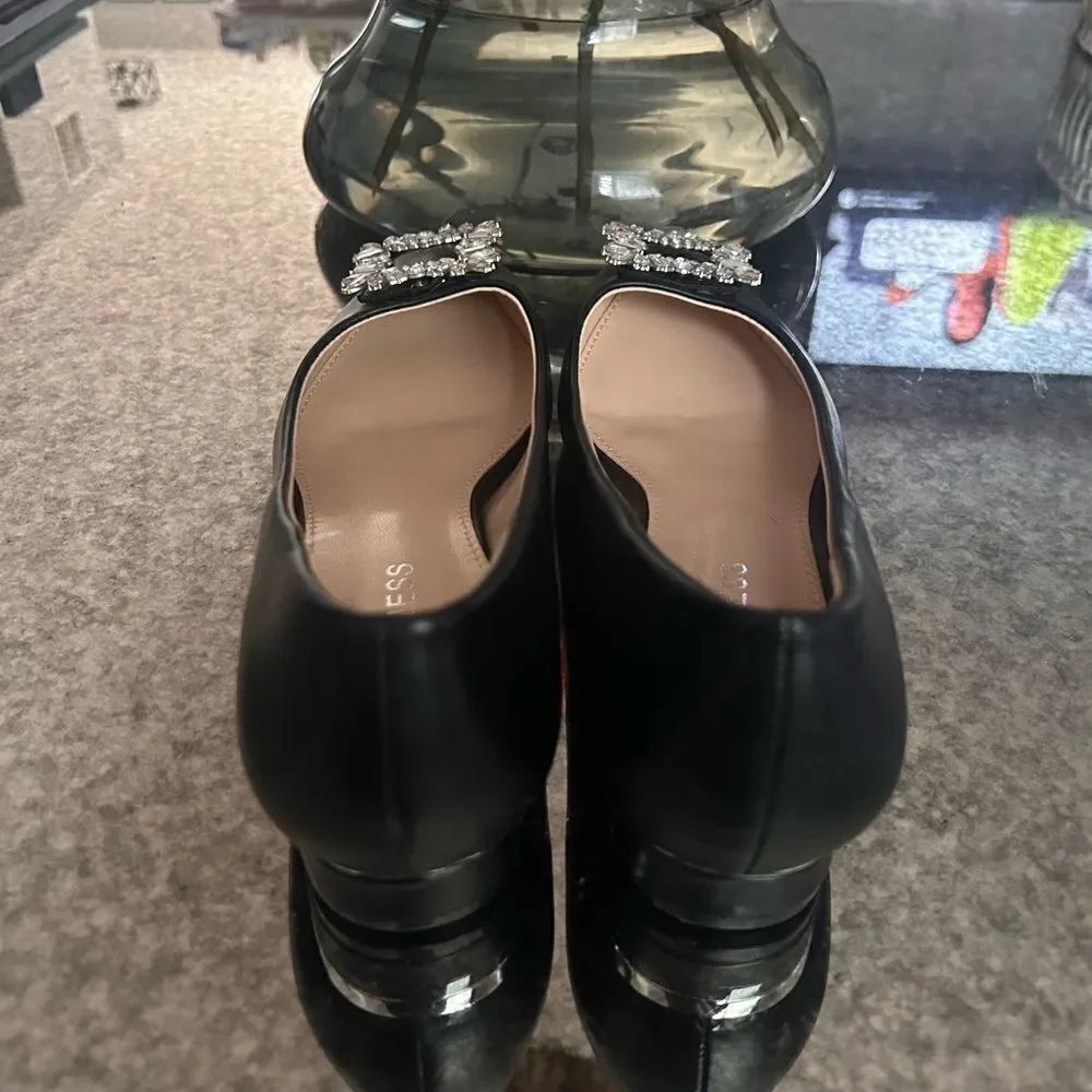 Berness Katherine Pointy Toe Flats